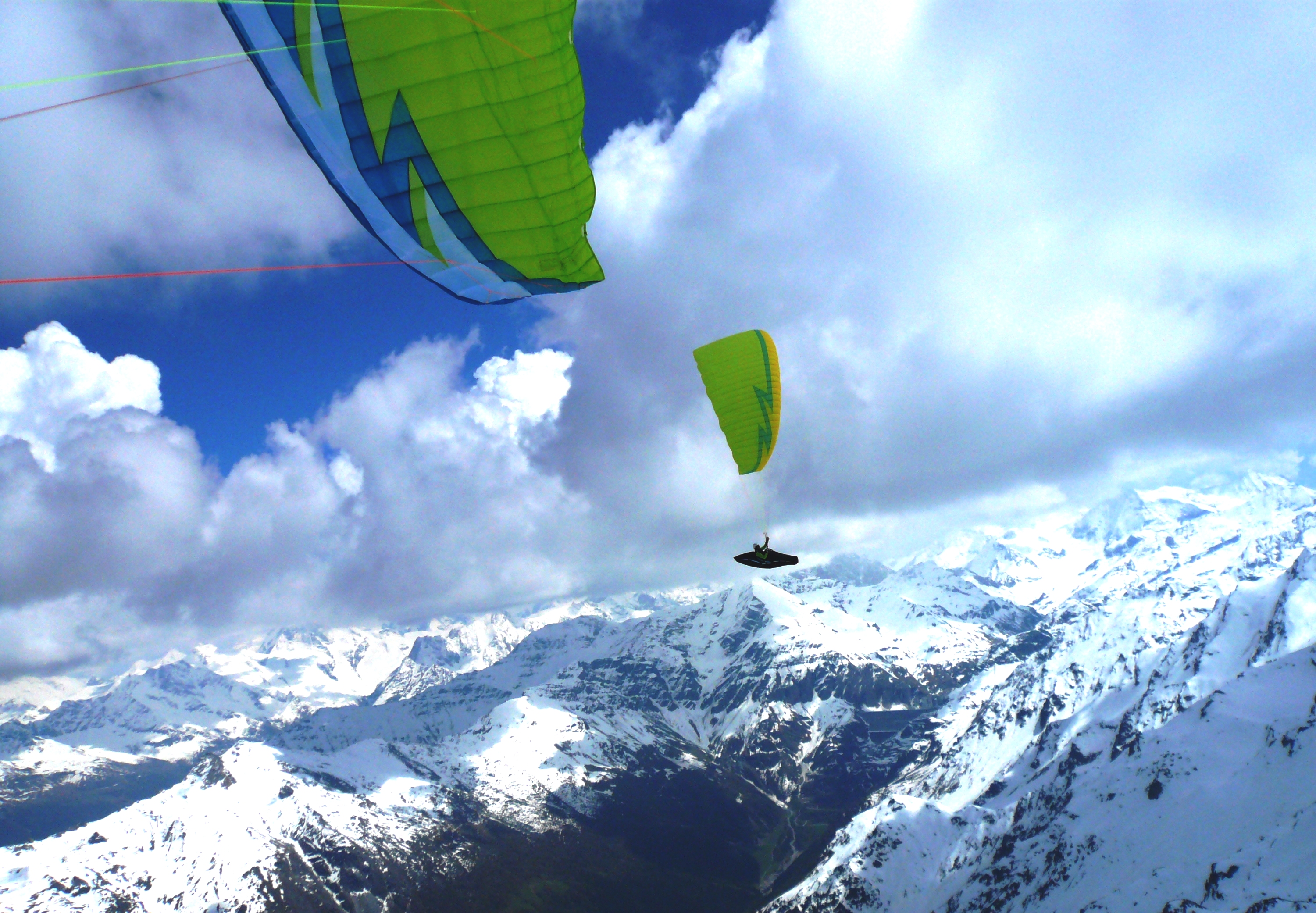 Ask the giants for a dance (XC flying in Valais)